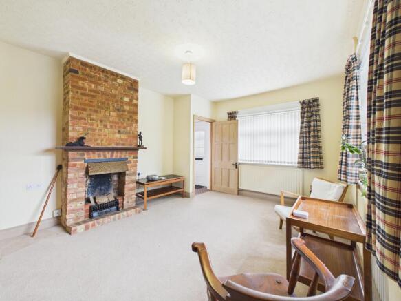 CAM04018G0-PR0442-STILL002