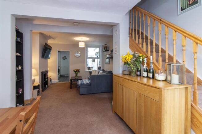 Lounge/ Dining Room