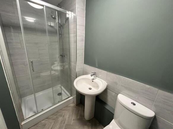 Studio to rent Image 4