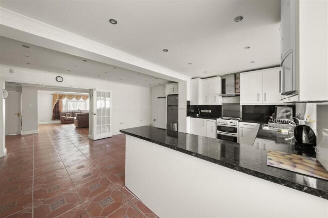 Northfield Road, Heston photo 4