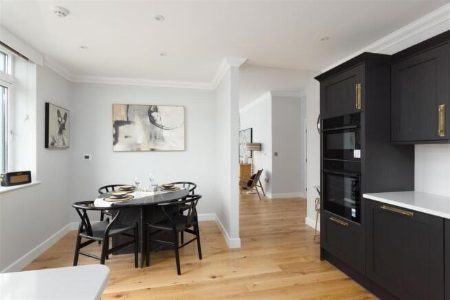 2 bed Penthouse for sale Image 8