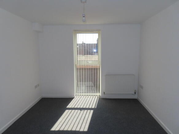 2 bed Flat to rent Image 9