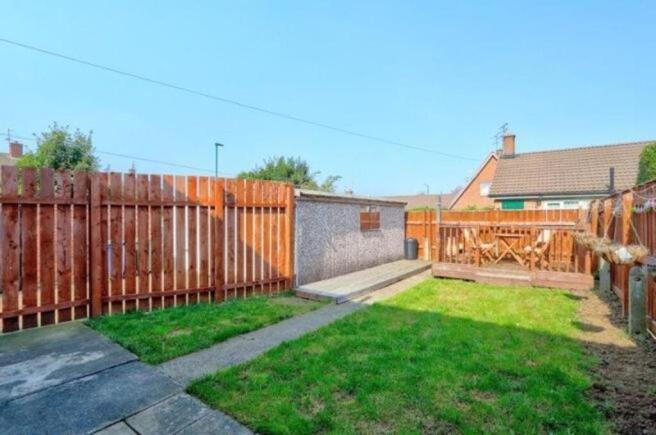 3 bed Semi-Detached to rent Image 5