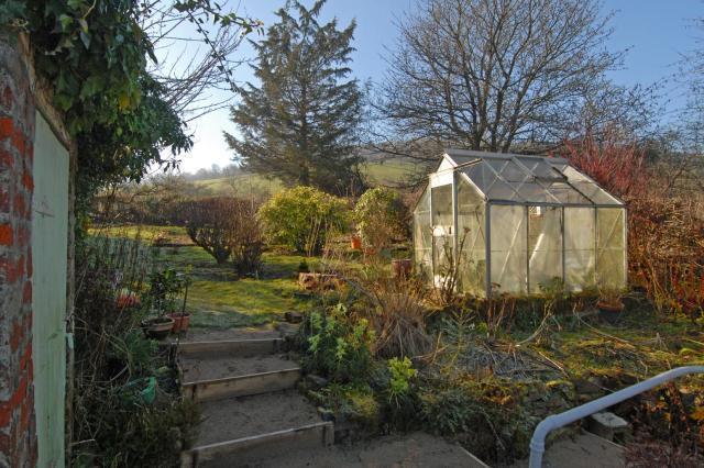 Garden store and greenhouse