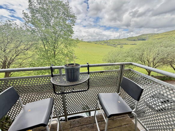 2 bed Apartment for sale Image 6