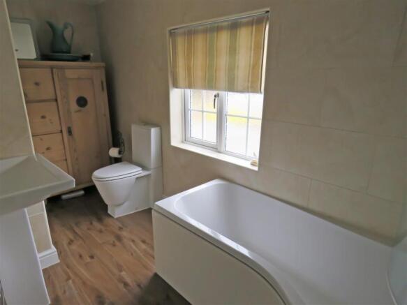 Bathroom.JPG