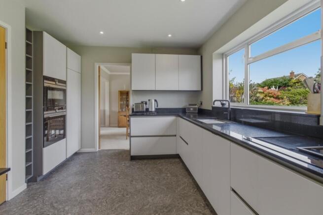 Hastings Road, Malvern, Worcestershire, WR14 2XE photo 4