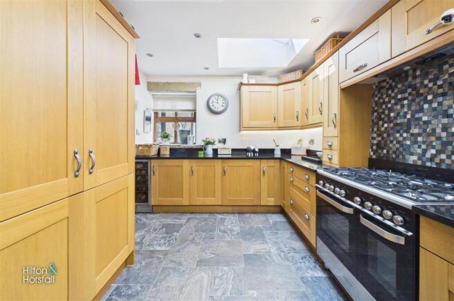 3 bed Semi-Detached for sale Image 10