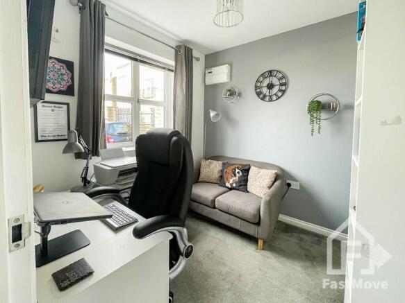 4 bed Link Detached House for sale Image 10