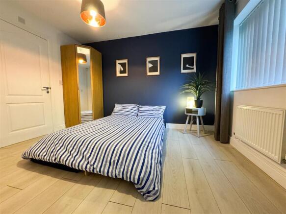 3 bed Town House for sale Image 12