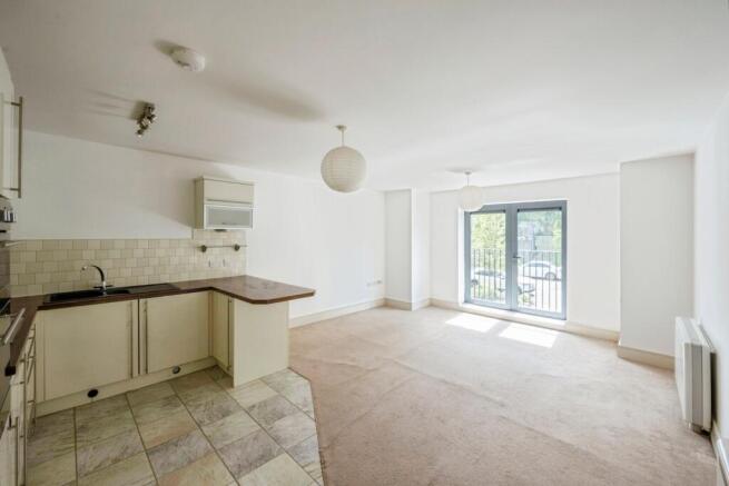 2 bed Flat for sale Image 7