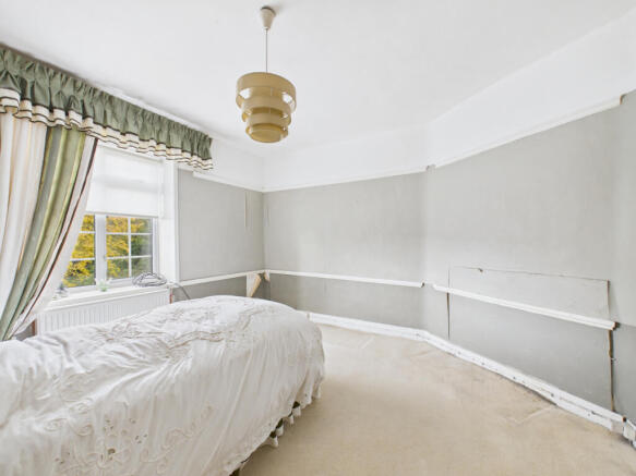 6 bed Semi-Detached for sale Image 10