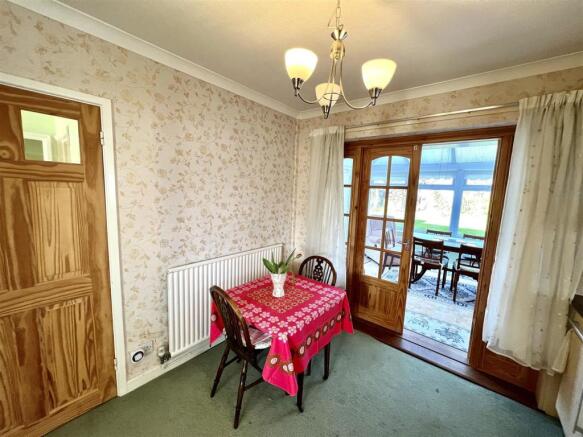 DINING ROOM/KITCHEN