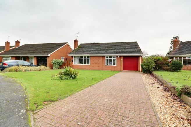 2-bed detached on Old Rectory Gardens, Scunthorpe, DN17, £245,000