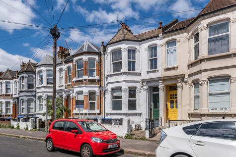 Bathurst Gardens, London, NW10