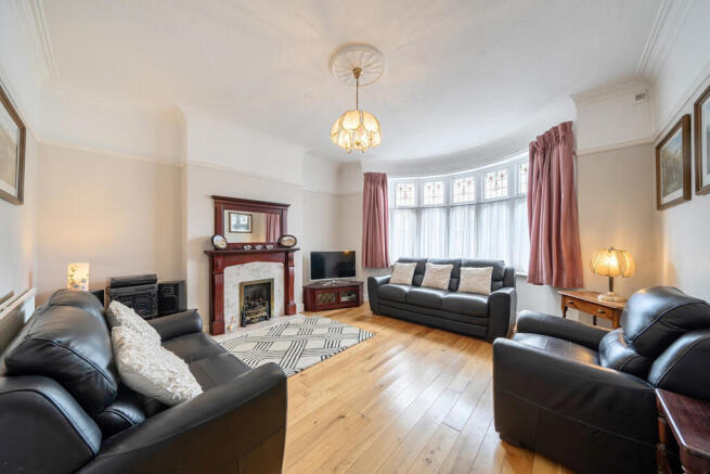 1445980-12-69dcf5...