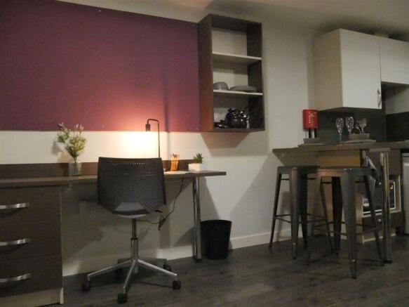 Studio to rent Image 6