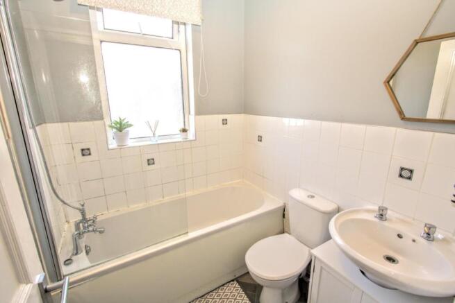 BATHROOM/W.C.