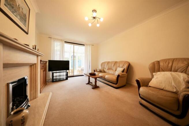 2 bed Detached Bungalow for sale Image 8