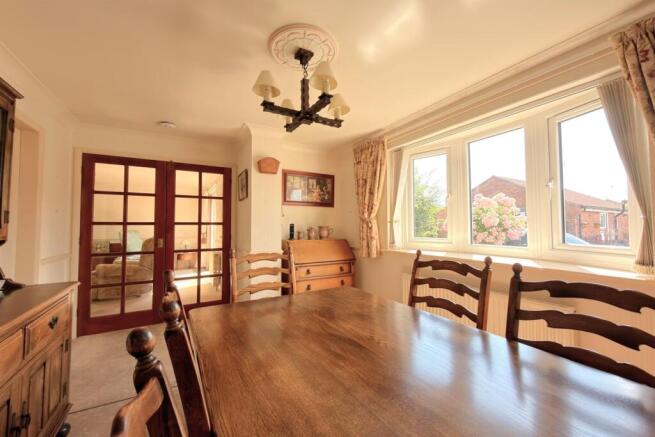 3 bed Bungalow for sale Image 5