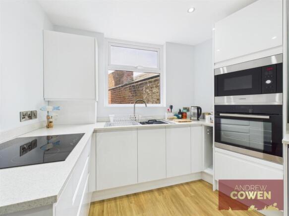 1 bed Apartment for sale Image 4