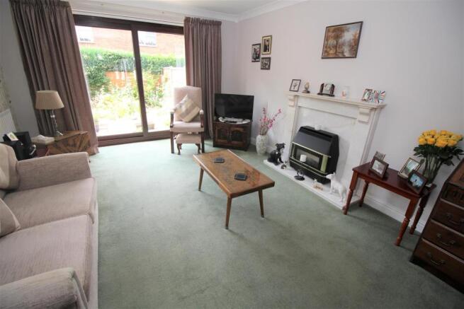 Lounge/Dining Room