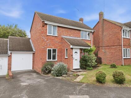 Golding Thoroughfare, Chelmer Village