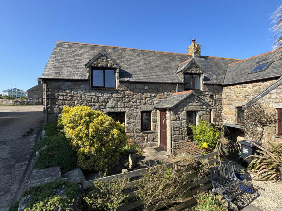 3/4 Bedroom Semi-Detached House for Sale