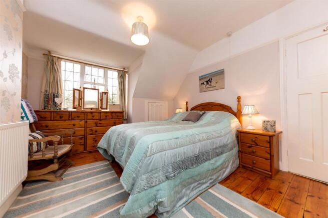 22 Norton Way North (17 of 32).jpg