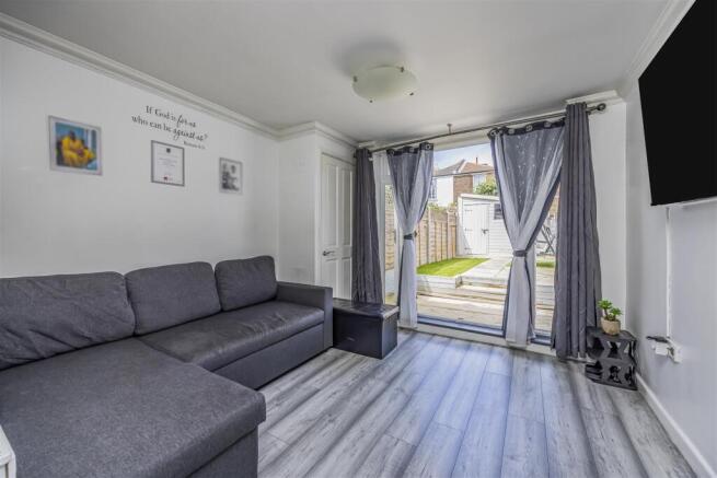 Lower Flat, 54 North End Avenue, Portsmouth-Portic