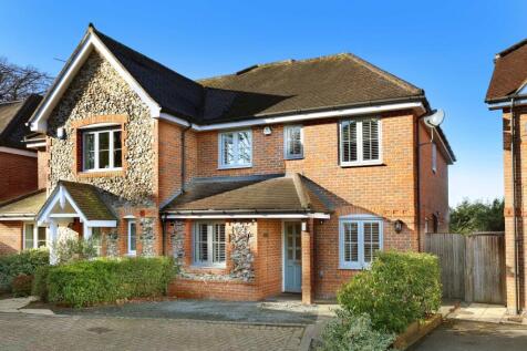 Gurnells Road, Seer Green, Beaconsfield, Buckinghamshire, HP9