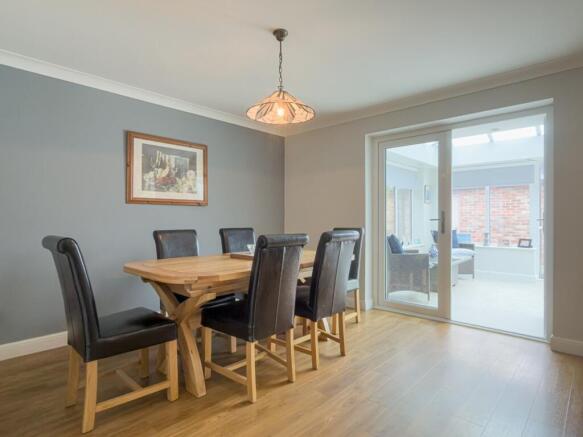 4 bed Detached for sale Image 8
