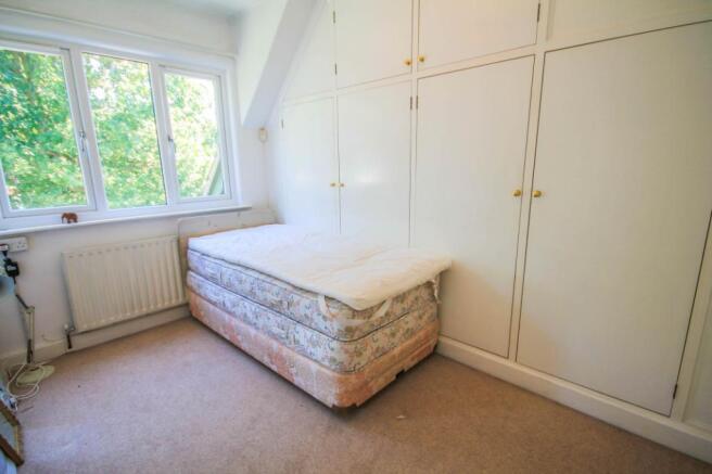 DOUBLE BEDROOM