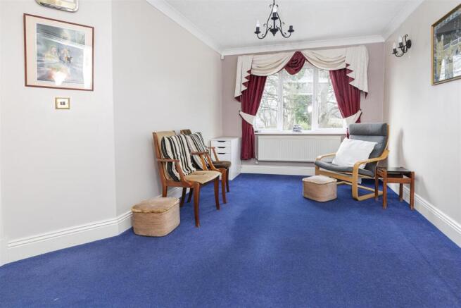 4 bed Detached for sale Image 10