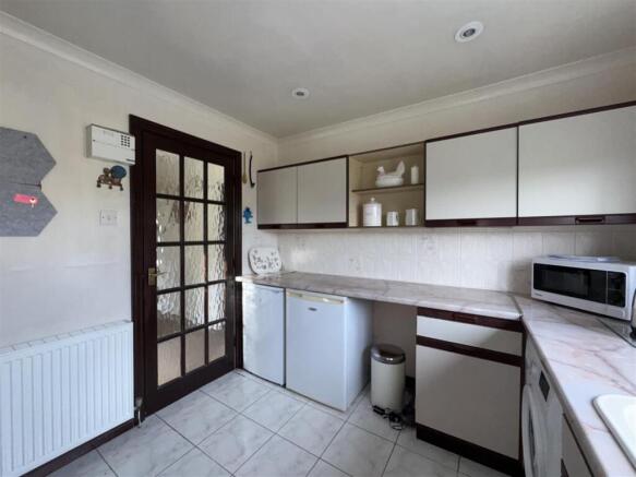 Lavender Court, Netherton, Huddersfield HD4 photo 4