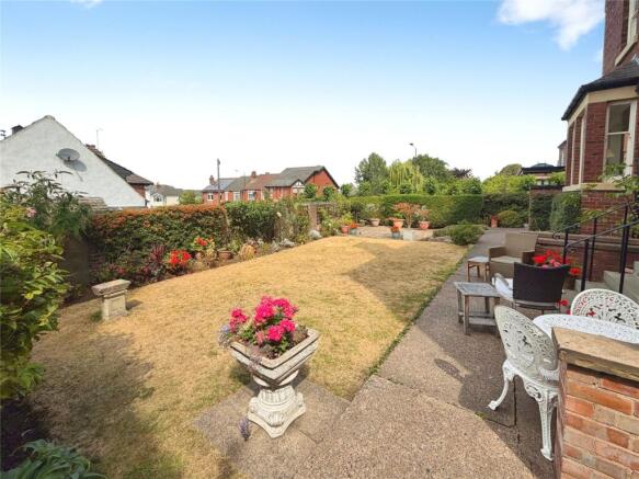 4 bed Detached for sale Image 8