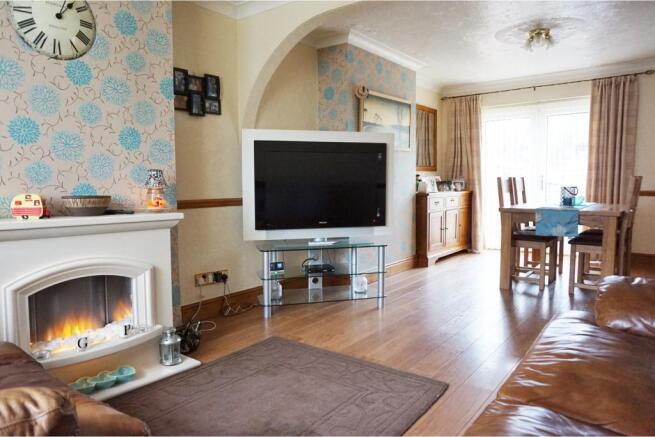 Lounge/Dining Room