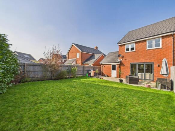 CAM01354G0-PR0468-STILL018