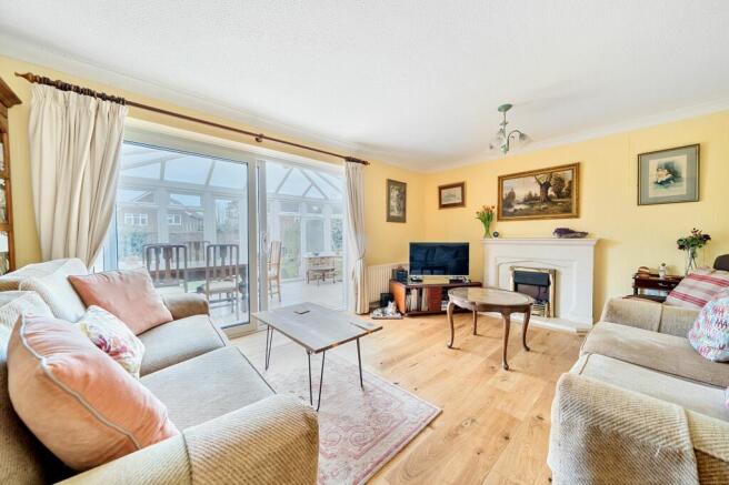 Living Room (2)