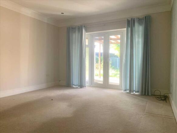 The Bungalows, Clowne, Chesterfield photo 3