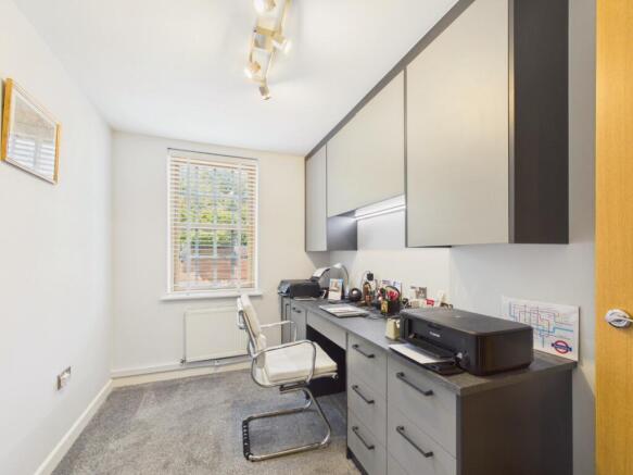 2 bed Ground Flat for sale Image 8
