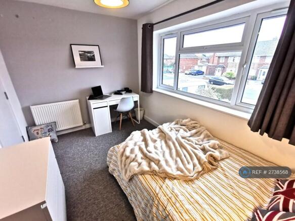 Room 4: Double Room (Bathroom Shared With 1 Other)