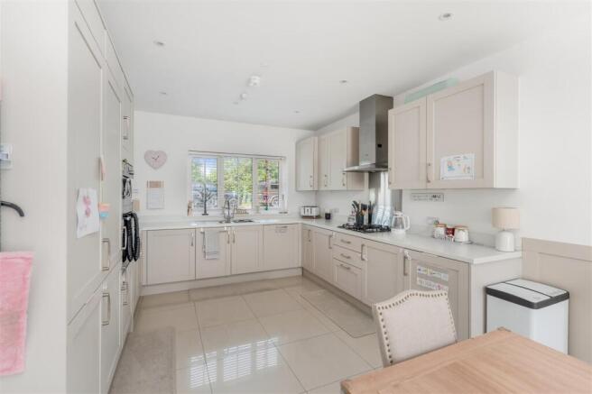 4 Thenford Way, Banbury-16.jpg