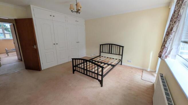 2 bed Apartment to rent Image 9