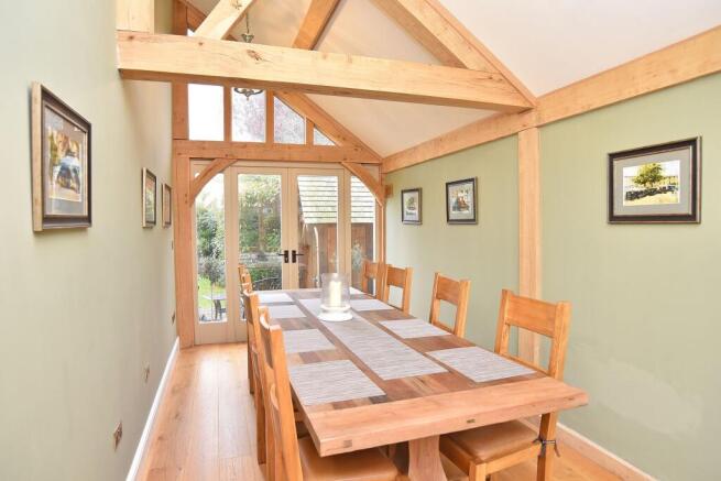 4 bed Detached for sale Image 7