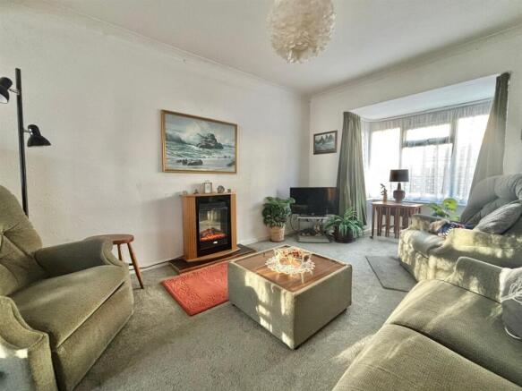 Through Lounge Diner