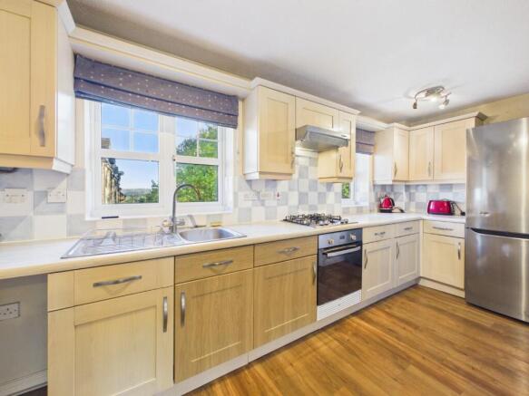 4 bed Town House for sale Image 10