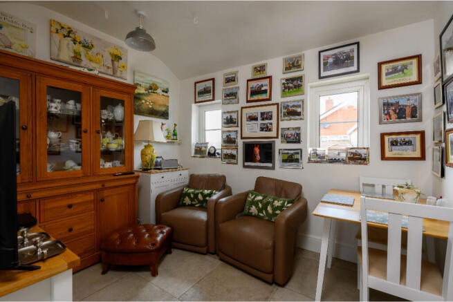 4 bed Detached for sale Image 7