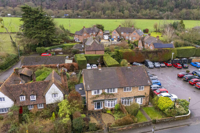 Badgers Rest, Bisham Village, SL7 1RR Drone (LOW R