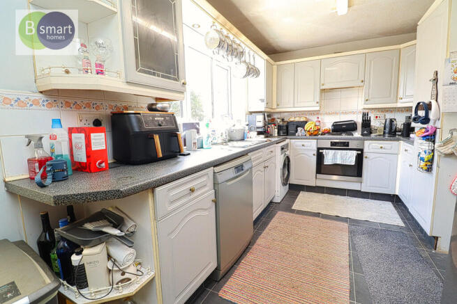 4 bed Detached for sale Image 5